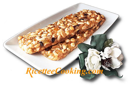 Croccante morbido di miele e frutta secca